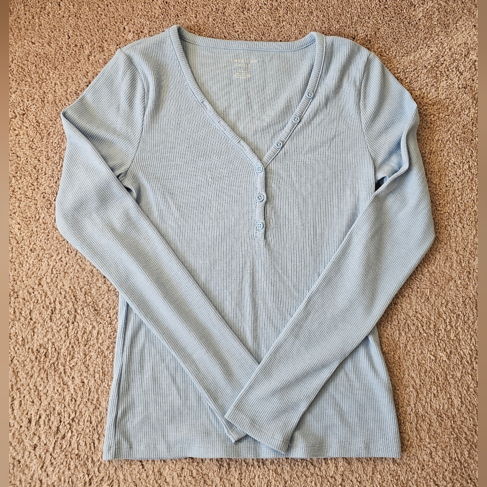 American Eagle light blue Henley